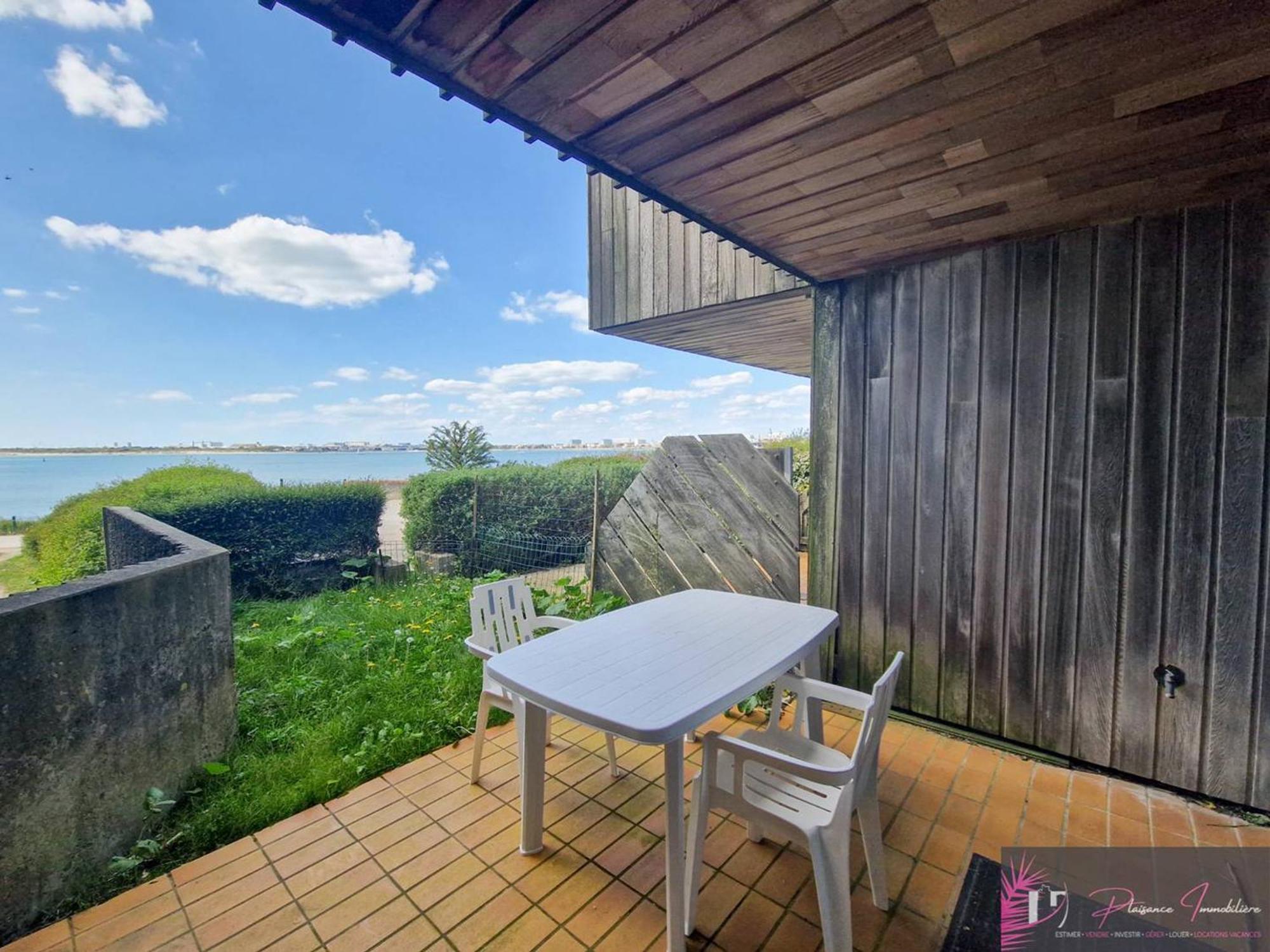 Apartment Meuble Pour 3 Personnes A 50m De La Avec Terrasse - Fr-1-825-54
